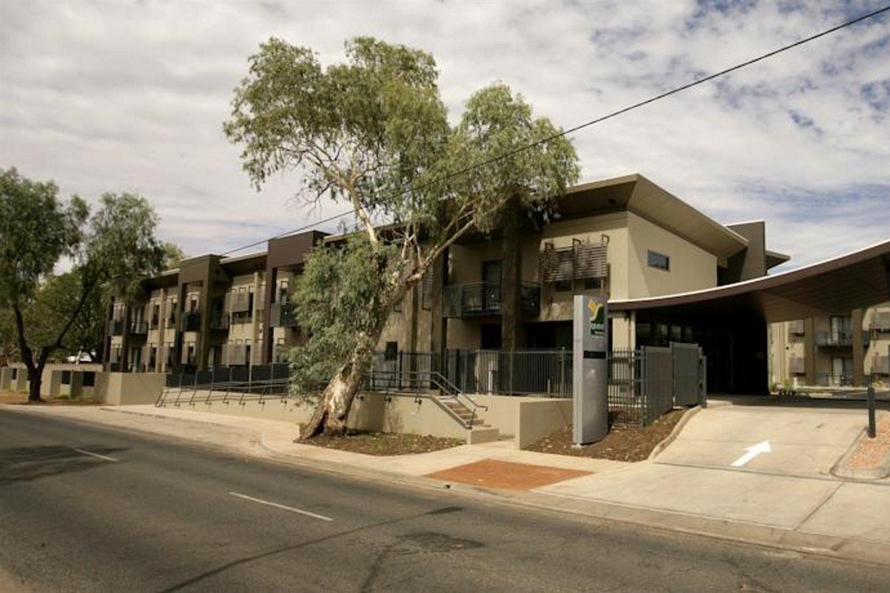 Quest Alice Springs Aparthotel Bagian luar foto